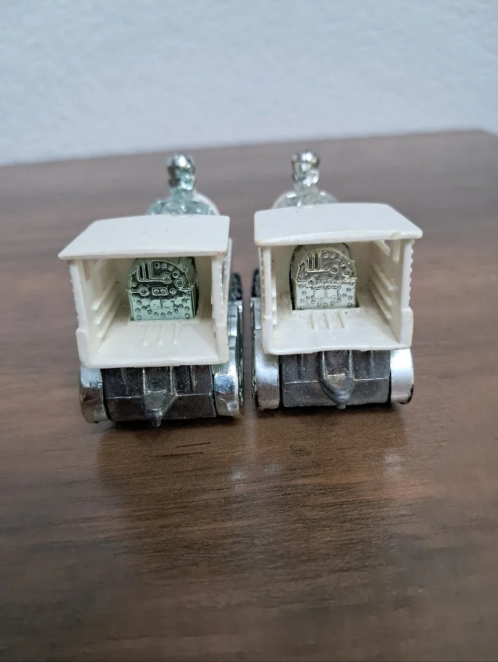 Vintage 1995 Hot Wheels Ice Breaker Locomotive Set Of 2 Diecast Chrome Toys